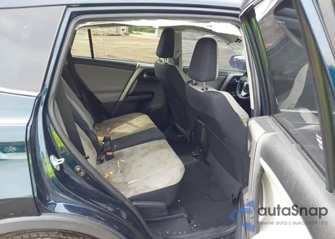 2017 Toyota Rav4 Xle z USA, uszkodzony, nr VIN 2T3RFREV5HW559503